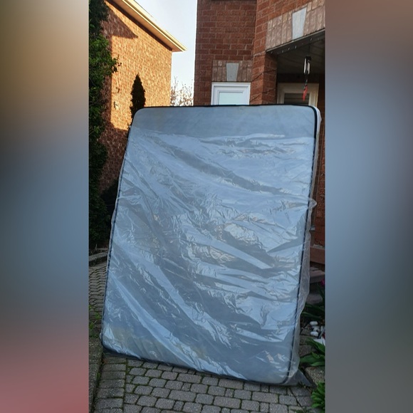 Mattress queen size - Picture 2 of 2